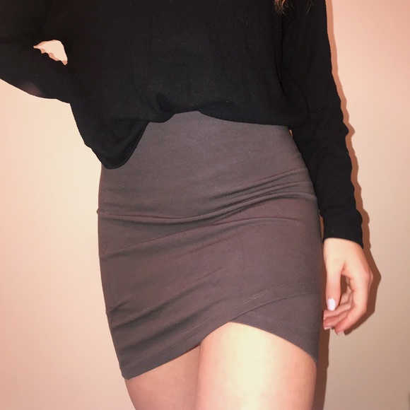 Grey wrap Aritzia Talula skirt - Picture 2 of 4